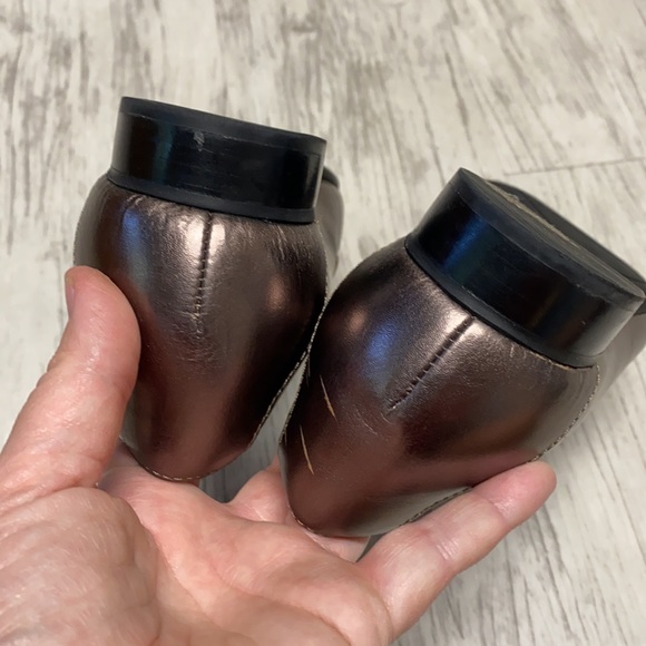 Clarks sz 9 loafers goldish - pewter color - Picture 4 of 6